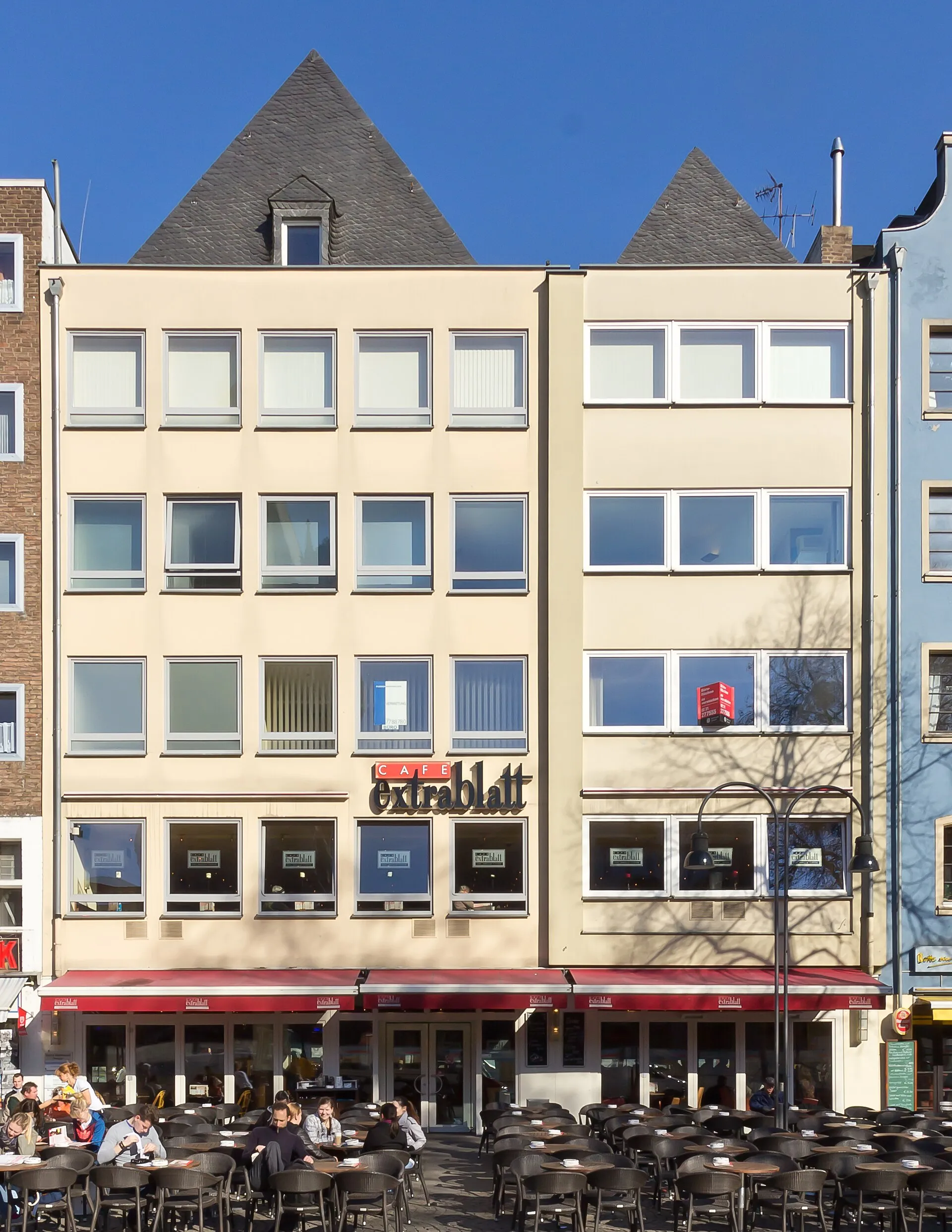 Denkmalgeschütztes Geschäfts- und Bürogebäude