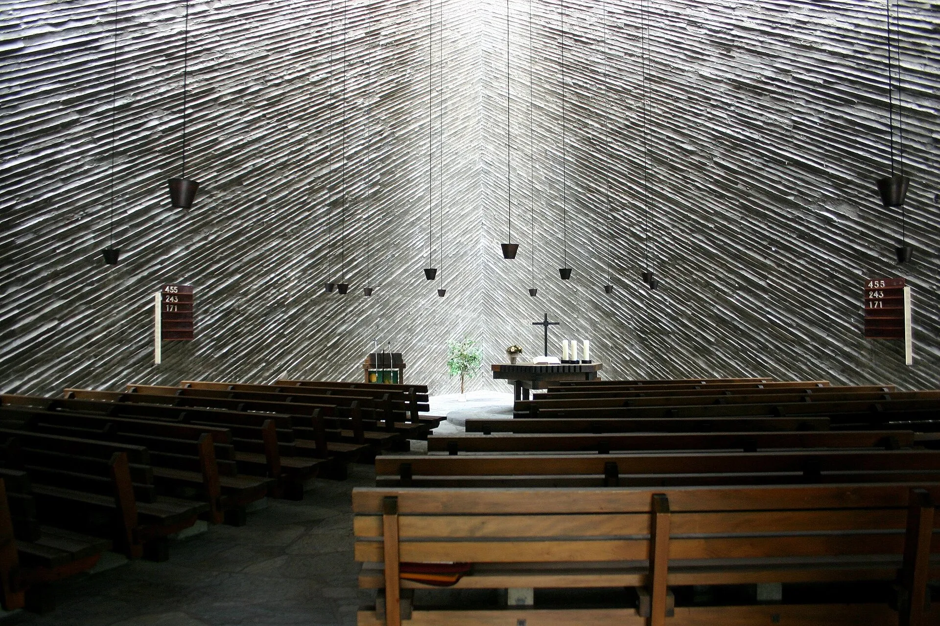 Auferstehungskirche Köln-Buchforst, Innenraum