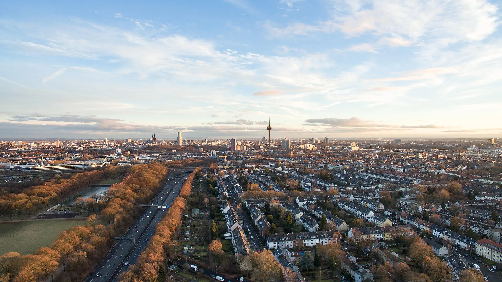 Blick über Köln-Neuehrenfeld in südöstlicher Richtung