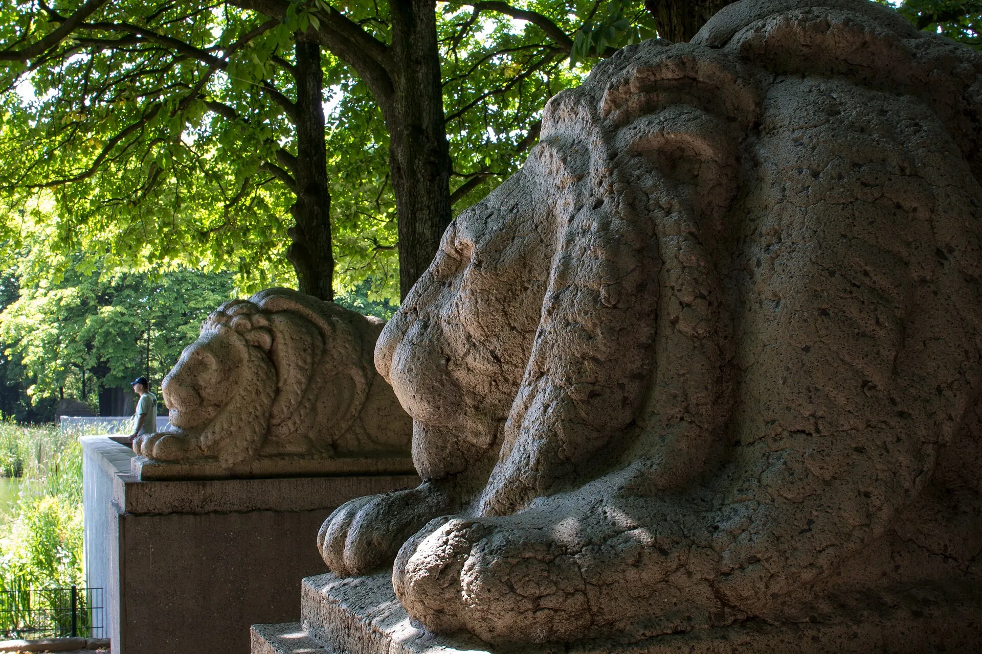 Löwenskulpturen im Blücherpark, Köln-Bilderstöckchen