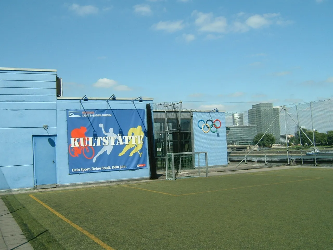 Deutsches Sport & Olympia Museum, Dach