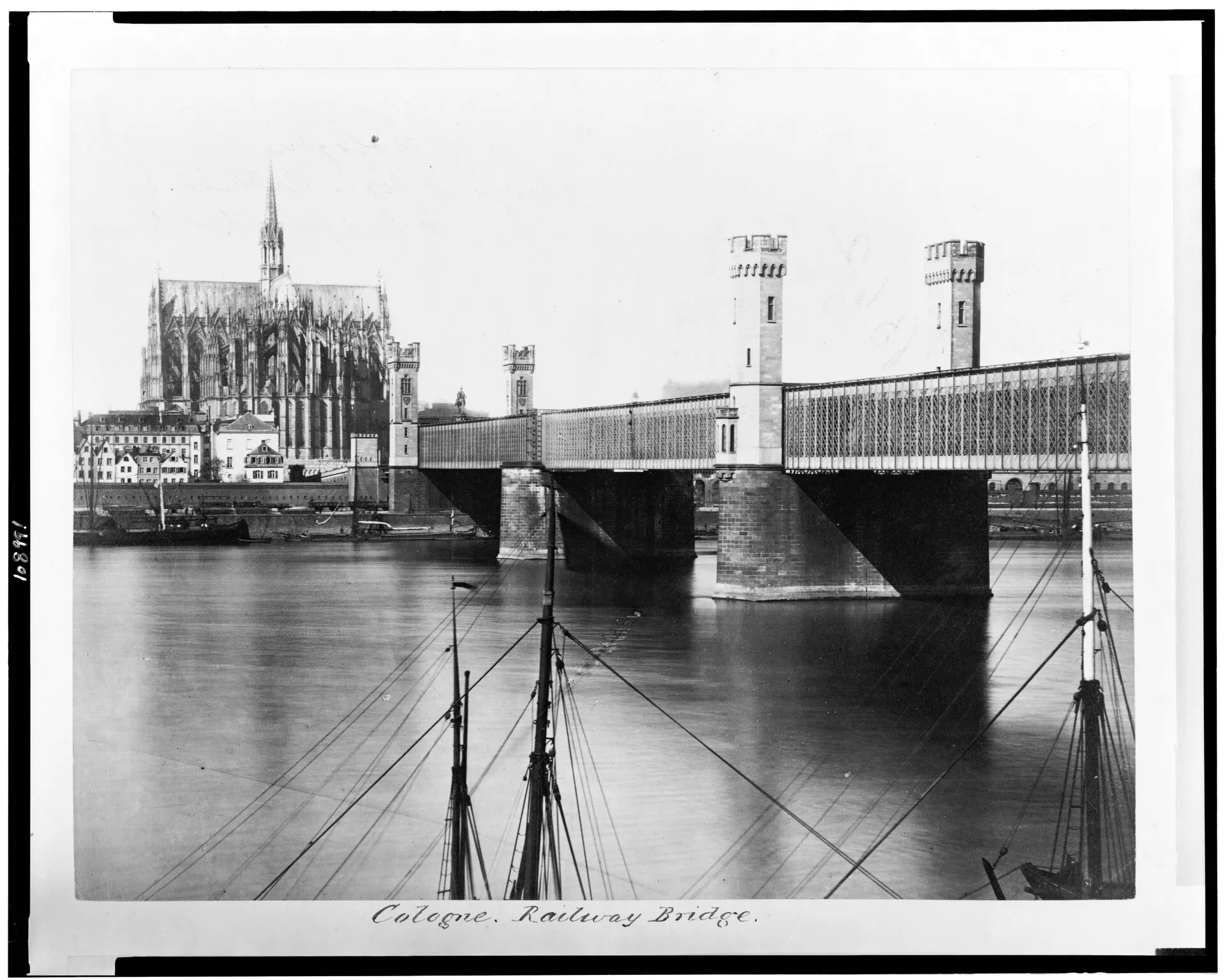 Title: Cologne. Railway bridge Abstract/medium: 1 photographic print : albumen.
