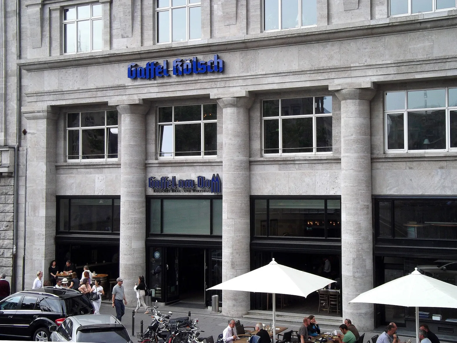 Cologne ( Köln ), Germany: Innenstadt: Gaffel am Dom