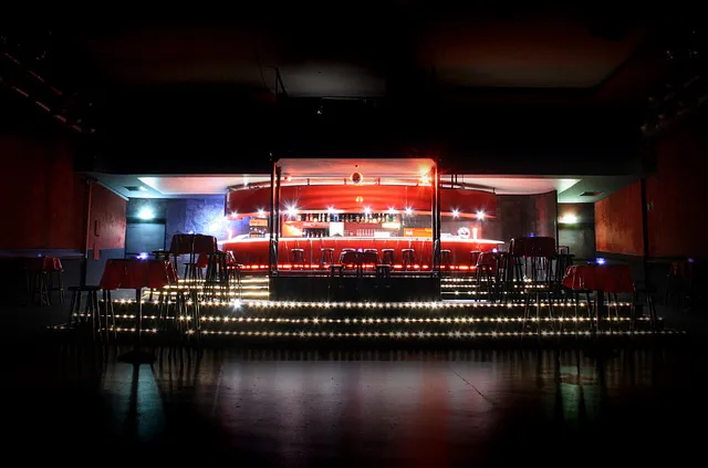 Das Gloria-Theater in Köln, Ansicht des hinteren Saals mit Bar