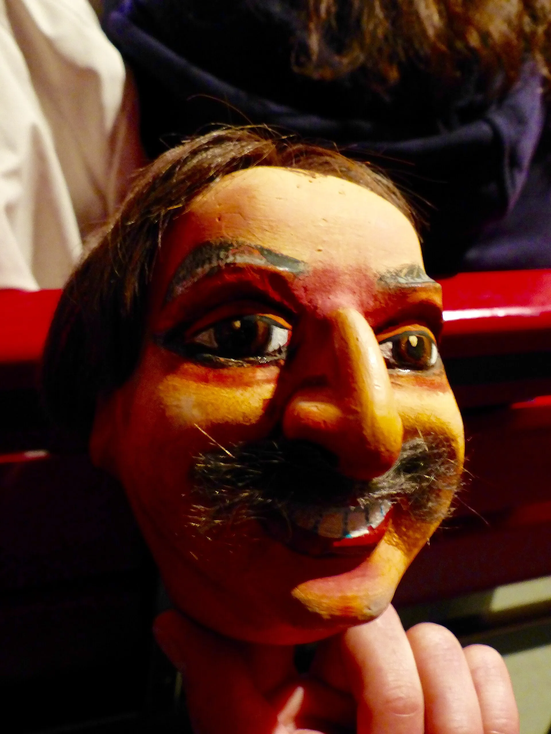 Hinger de Britz während der Hänneschen-Kirmes 2016: Puppenkopf Johann Lafer