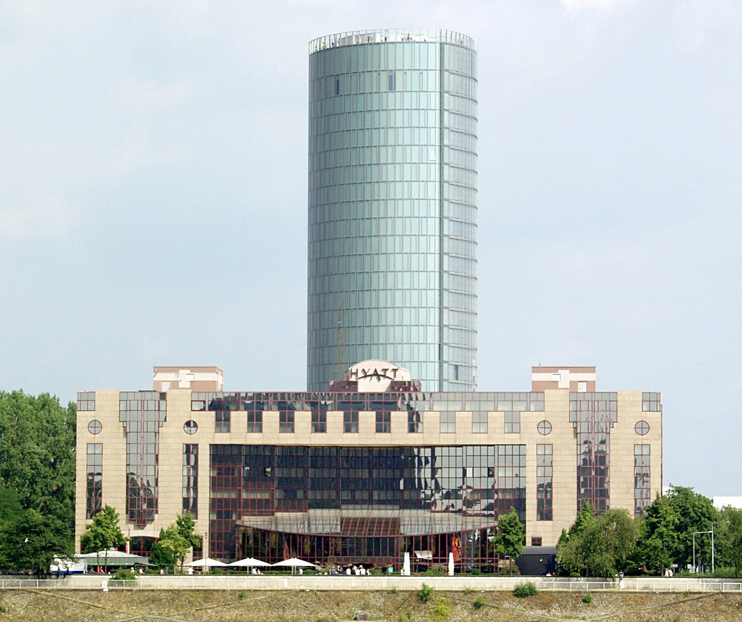 Hyatt Regency Cologne, Germany; in the background the skyscraper KölnTriangle .