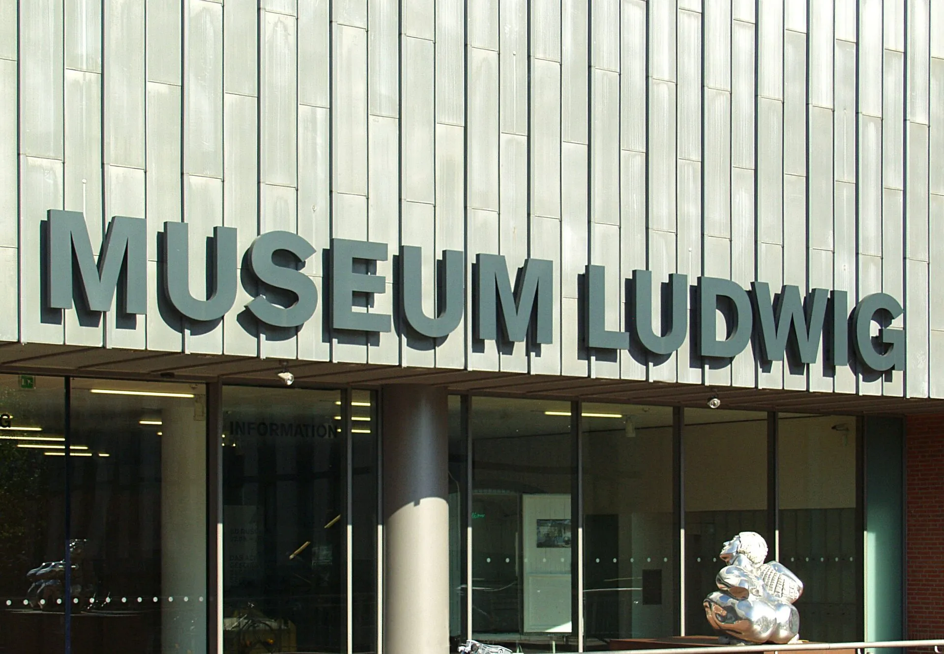 Writing over the southern entrance of the Museum Ludwig , Cologne.