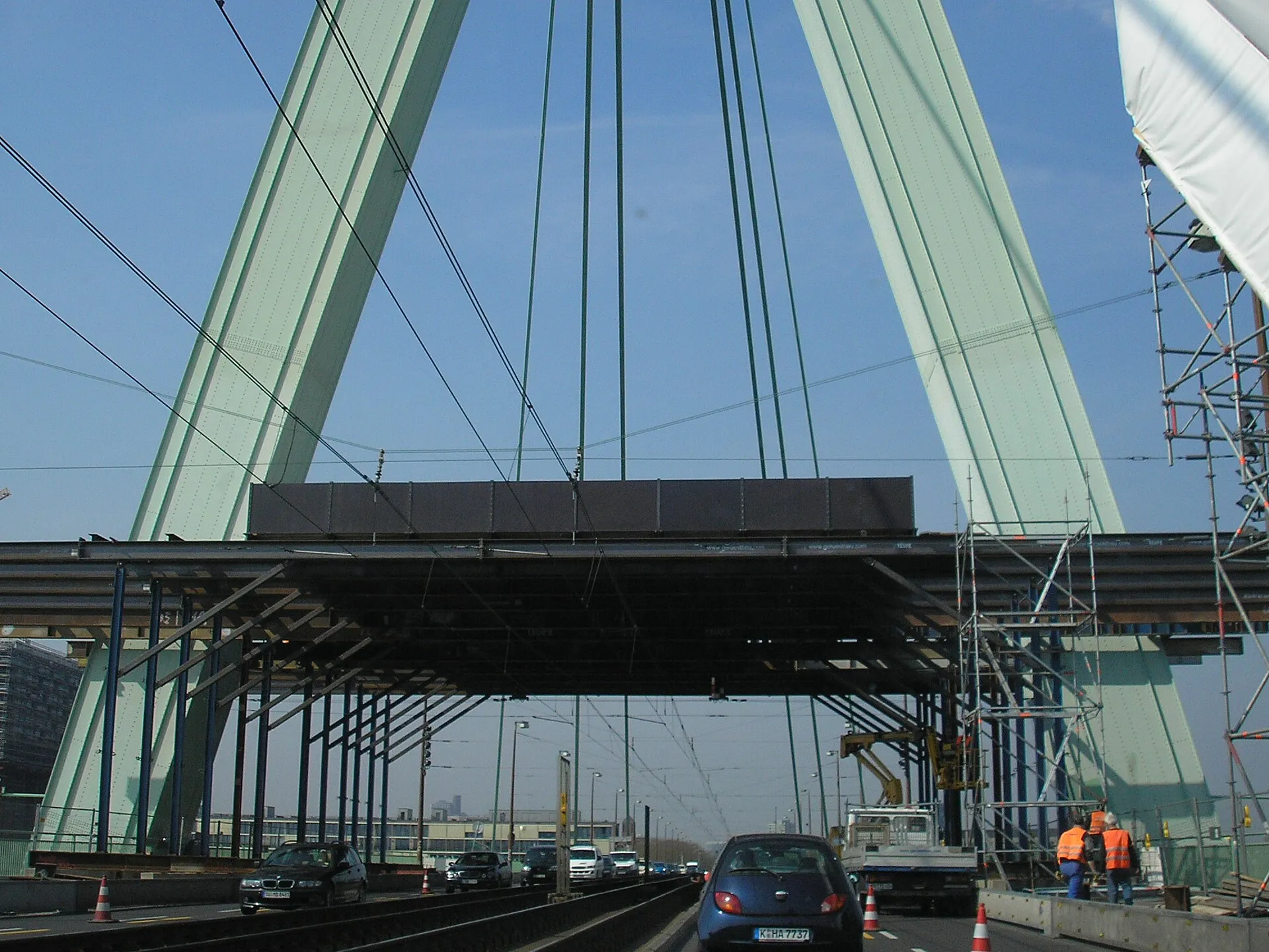 Severinsbrücke Köln, Beginn der Sanierungsarbeiten über den Fahrbahnen