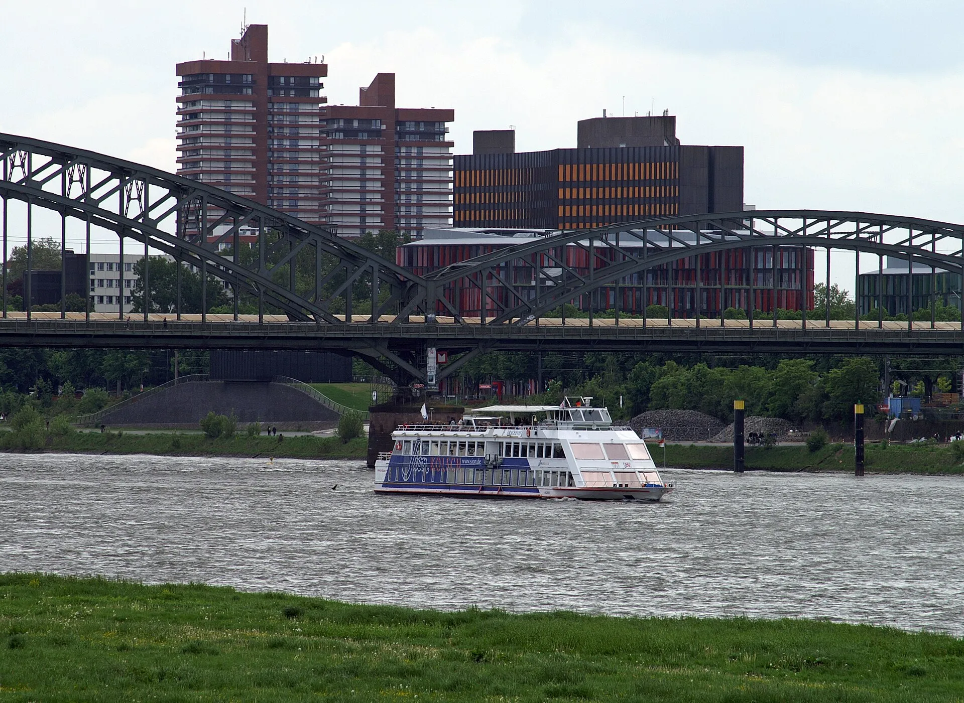 Day trip ship Drachenfels in Cologne.